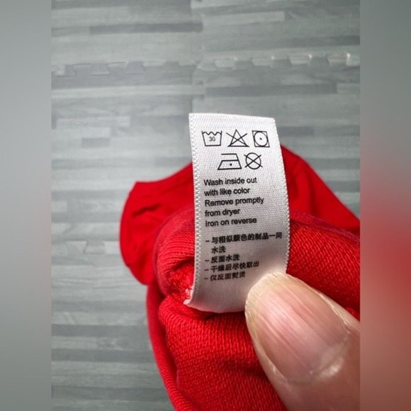 APPLE Employee Logo RED T Shirt Women Small Rare VTG - Picture 5 of 6